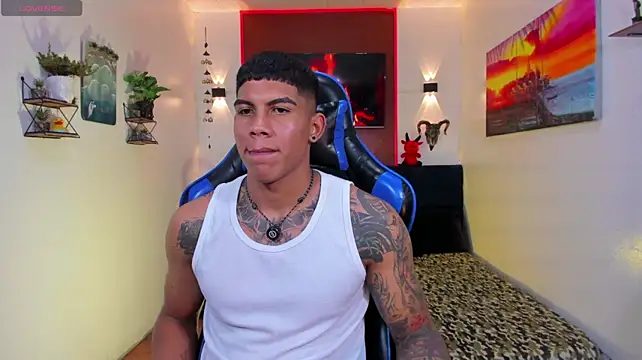 Damian_latinxxx live cam on StripChat