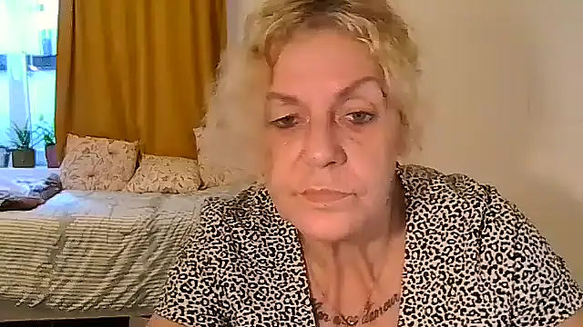 belgianshantie (F mature) - flash pussy