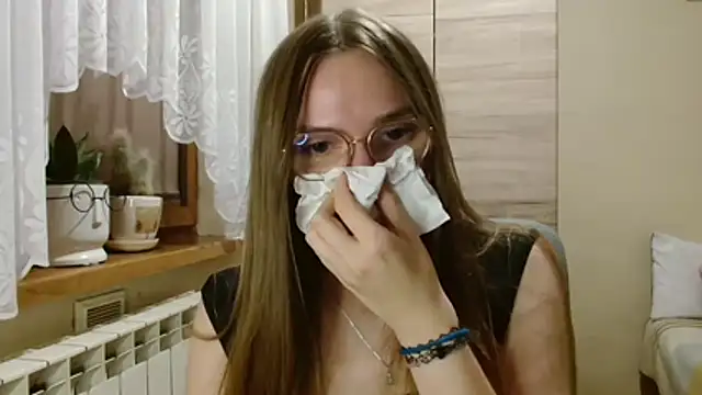 LooveELLYx webcam