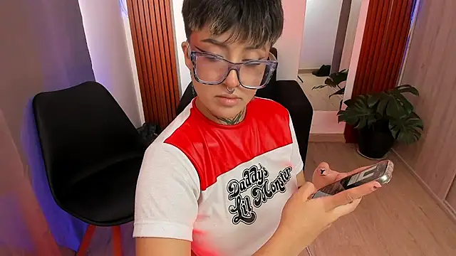 Rebeka-baker webcam