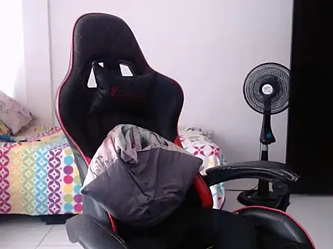 Adriana_0312 webcam