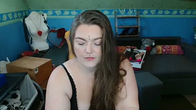 SherineDivine webcam