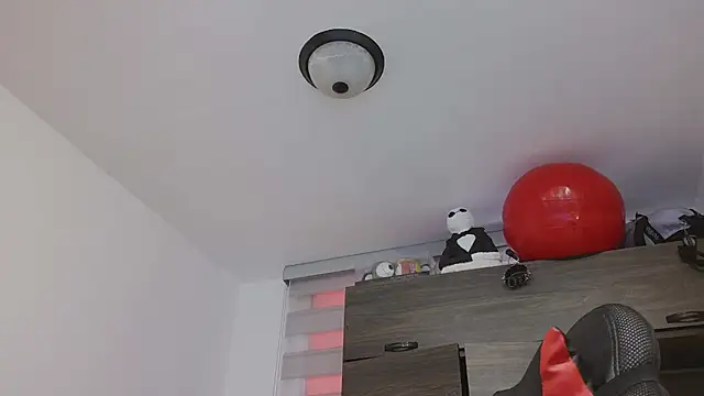 selene_red_ webcam