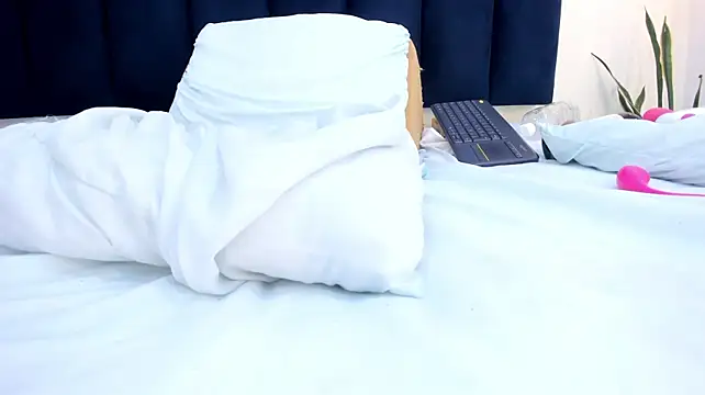 mayaevansmg webcam