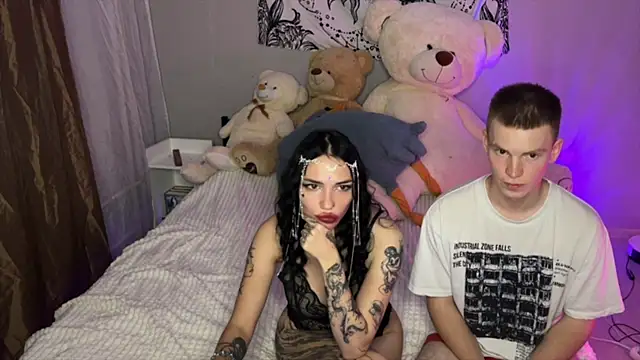 Laura_Key webcam