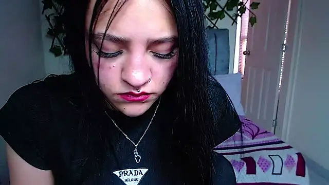 Violettasquirt webcam