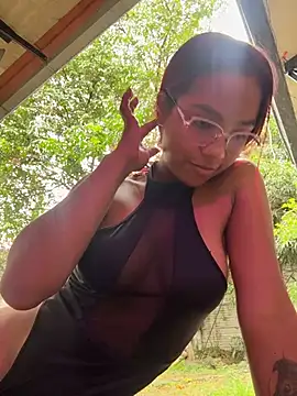 LucyLeah webcam