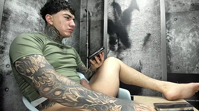 Gury_tattoo webcam