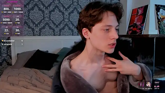 gilded_trace makeout cam girl