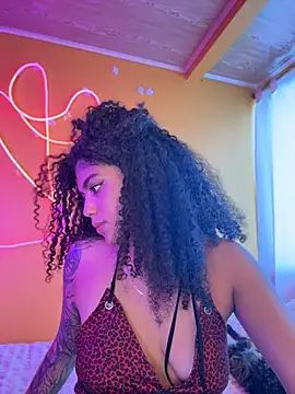 Morenayaa live cam