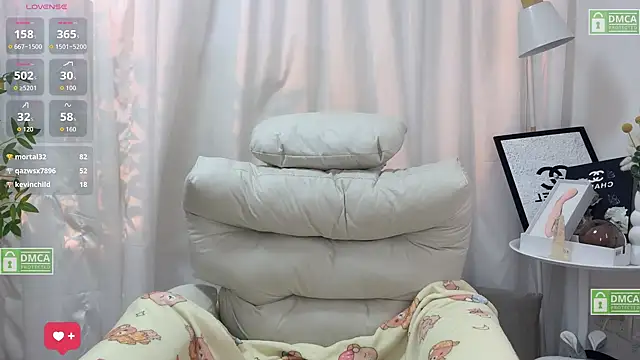 Yoyo_520 live cam on StripChat