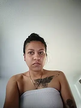 Tiphanydirty3 live cam on StripChat