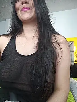 issa__nassar live cam on StripChat