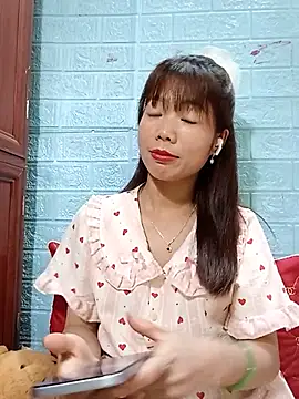 AmyLinee01 live cam on StripChat