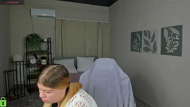 Stefania-sweet live cam on StripChat