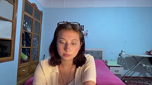 TeresitaCocanougher live cam on StripChat