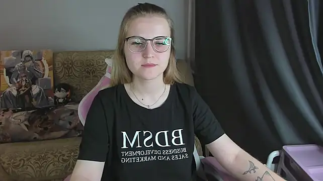 MissBrightShine live cam on StripChat