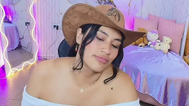 PEACHY_TAY live cam on StripChat