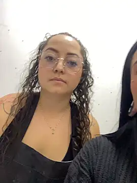 Nails_Lucia live cam on StripChat