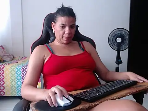 Adriana_0312 live cam on StripChat