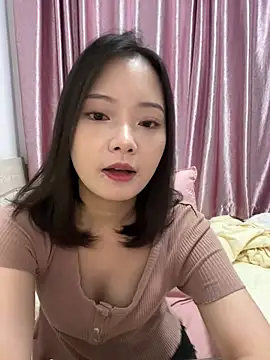 BIGBABYYEYE live cam on StripChat