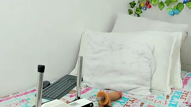 LindaCatalina_ webcam