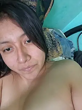 madi23q live cam on StripChat