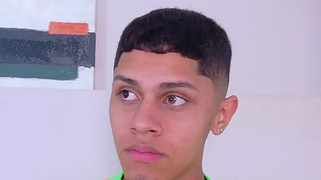 ethancarter__ (Ask my age) - 😈Nipple squeeze😈