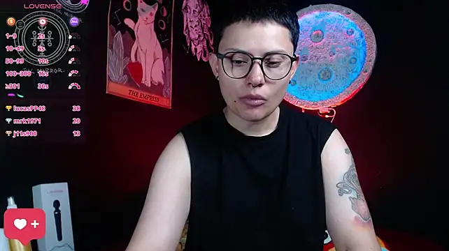 girl_intense444 webcam