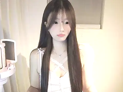 Fortuna72419 live cam on StripChat