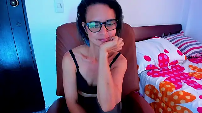 BrianaGarner live cam on StripChat