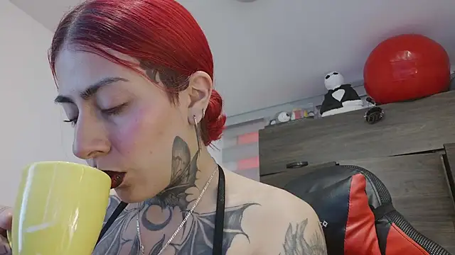 selene_red_ webcam
