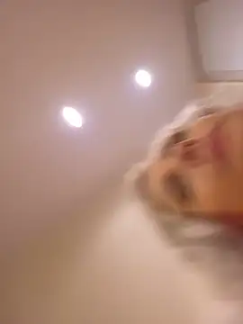 AureliaDoux webcam