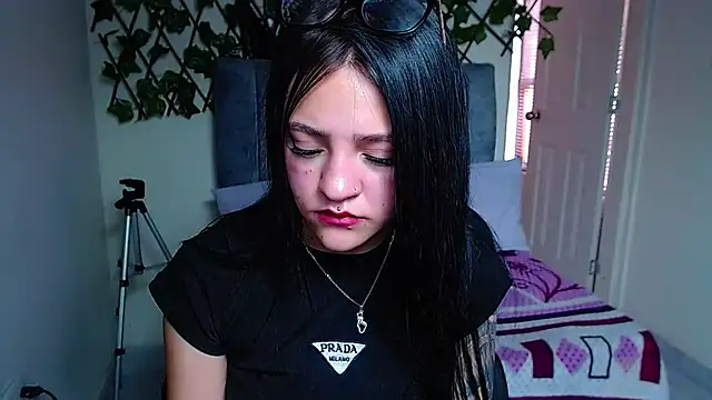 Violettasquirt live cam on StripChat