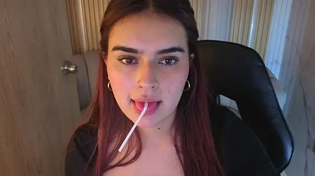 honey_bloom_cn live cam on StripChat