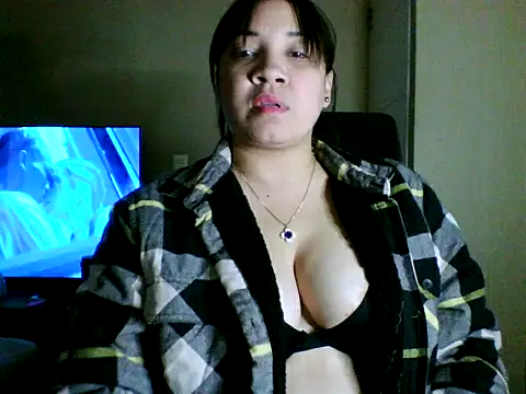 MaddyMay_LmX webcam