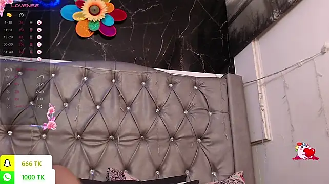 LAILAGUMMY live cam on StripChat