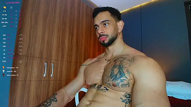 massimo_visconti live cam on StripChat