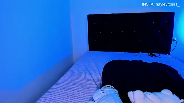 HayleyRoss_ webcam