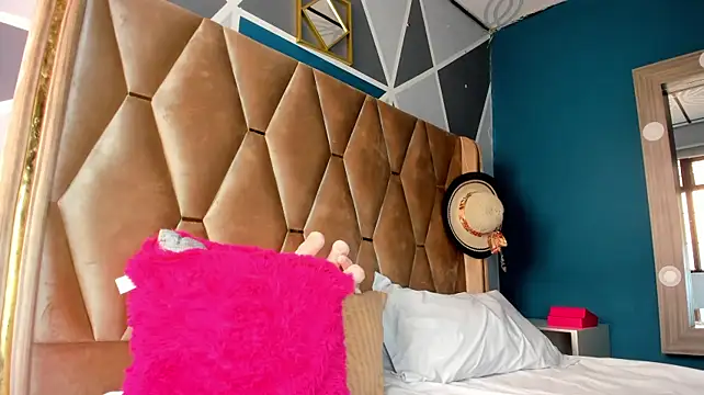 sharlottedoll webcam