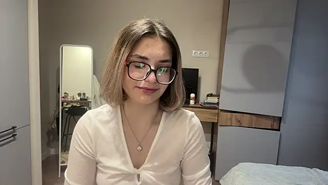 AnnaVelvetFire webcam