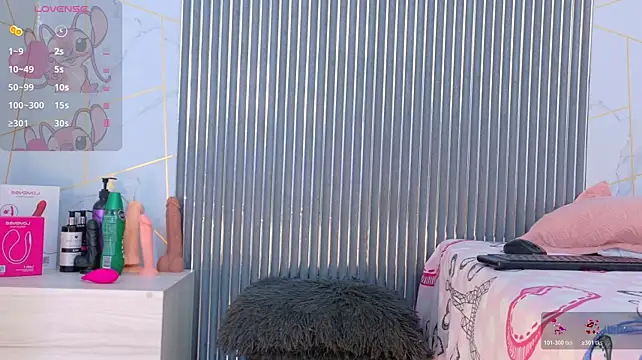 galatea_rous (F young) - Fuck my pussy with 2 fingers