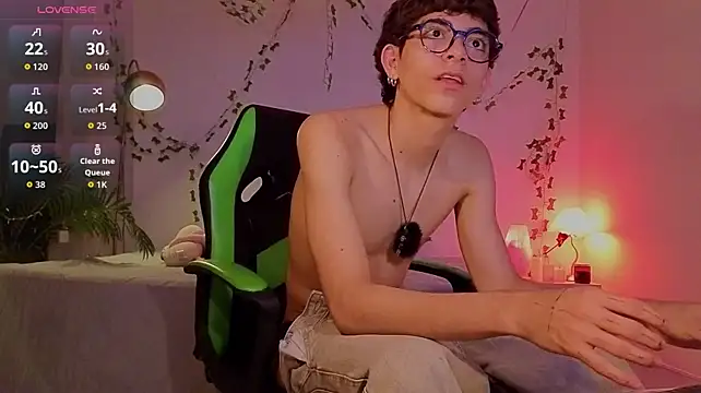 matty_sparkk (M twink) - A quick look at my ass and my cock for y