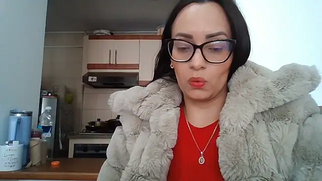 sarita_star (F milf) - show ass oil