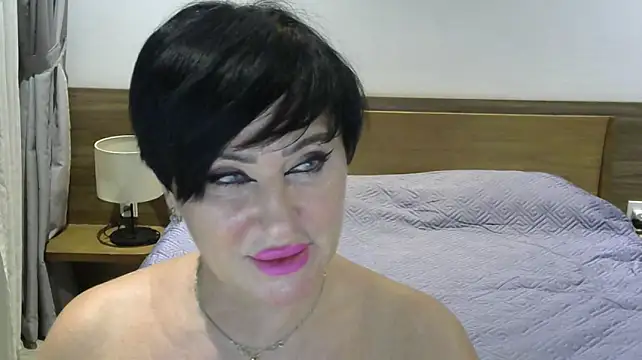 kleotempt (F mature) - 🦋 Cleo shines tonight