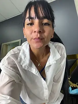 luxebrunettexxx (F young) - SQUIRT SQUIRT SQUIRT💦😈