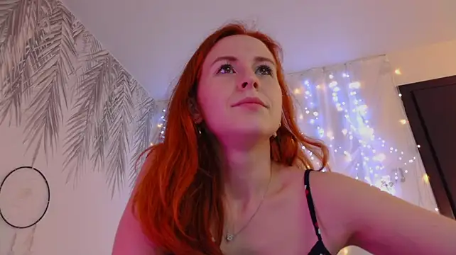 leonafoxx (F young) - play with the pussy through the panties