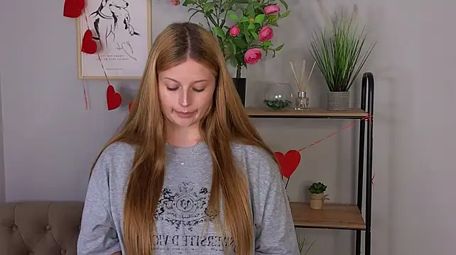 sloanegeorge (F teen) - Tease body + touching yourself