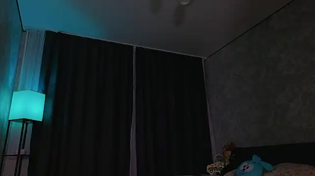 Mia_Luw webcam