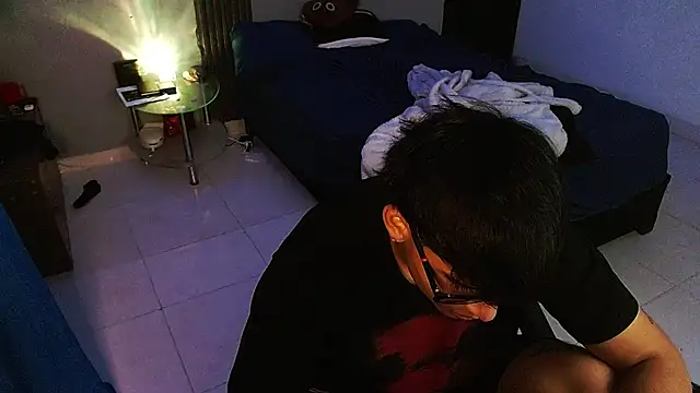 Mr_yisuzz webcam